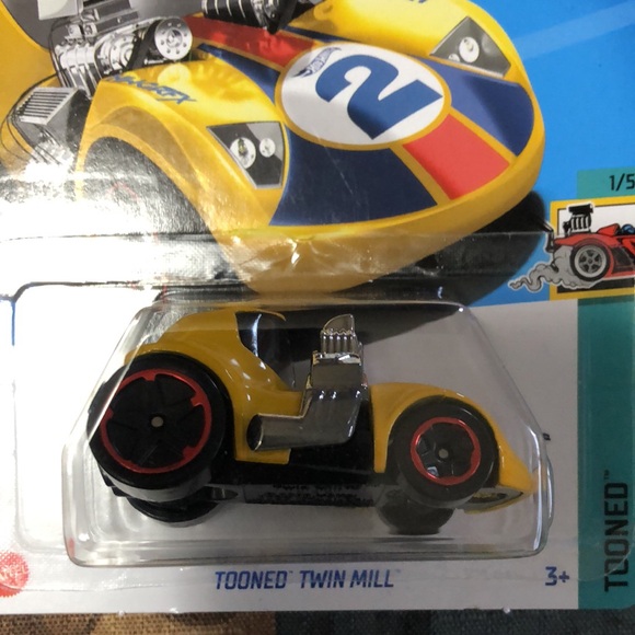 🛍️5/$20🛍️BNIB HOTWHEELS Tooned Twin Mill - Picture 2 of 3